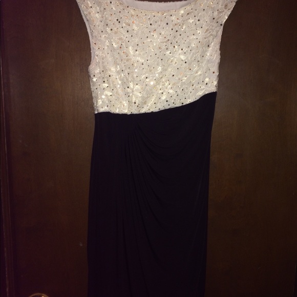 Dress - Picture 2 of 6